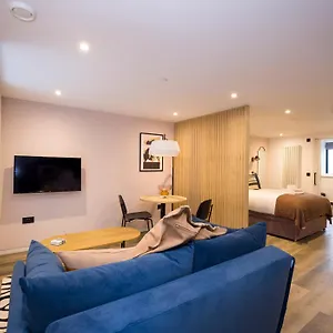 Charming Near Holyrood Park & Calton Hill Edinburgh